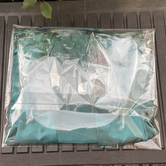 Women’s Green Satin Robe - Picture 11 of 14